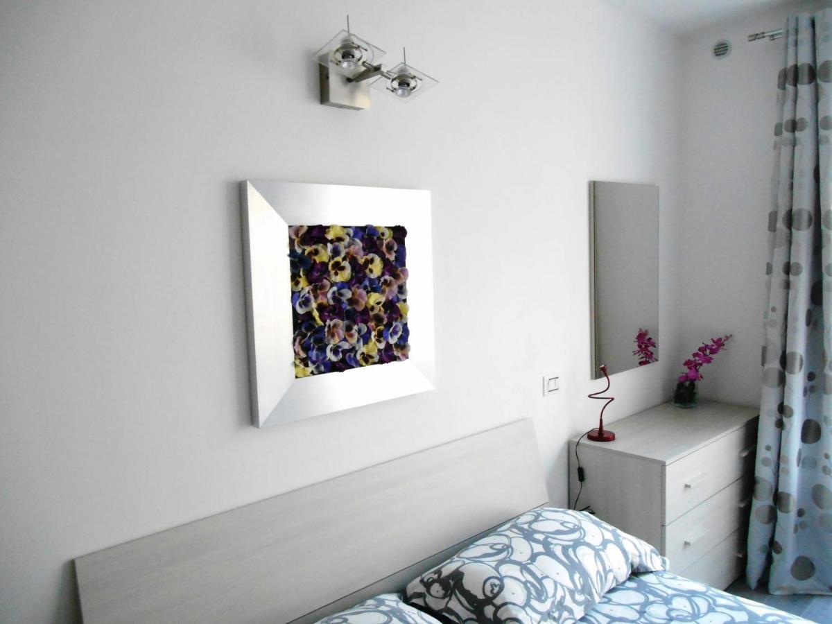 Direttamente Al Lago Apartments Marone Ngoại thất bức ảnh
